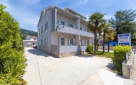 Apartments Crnekovic IX